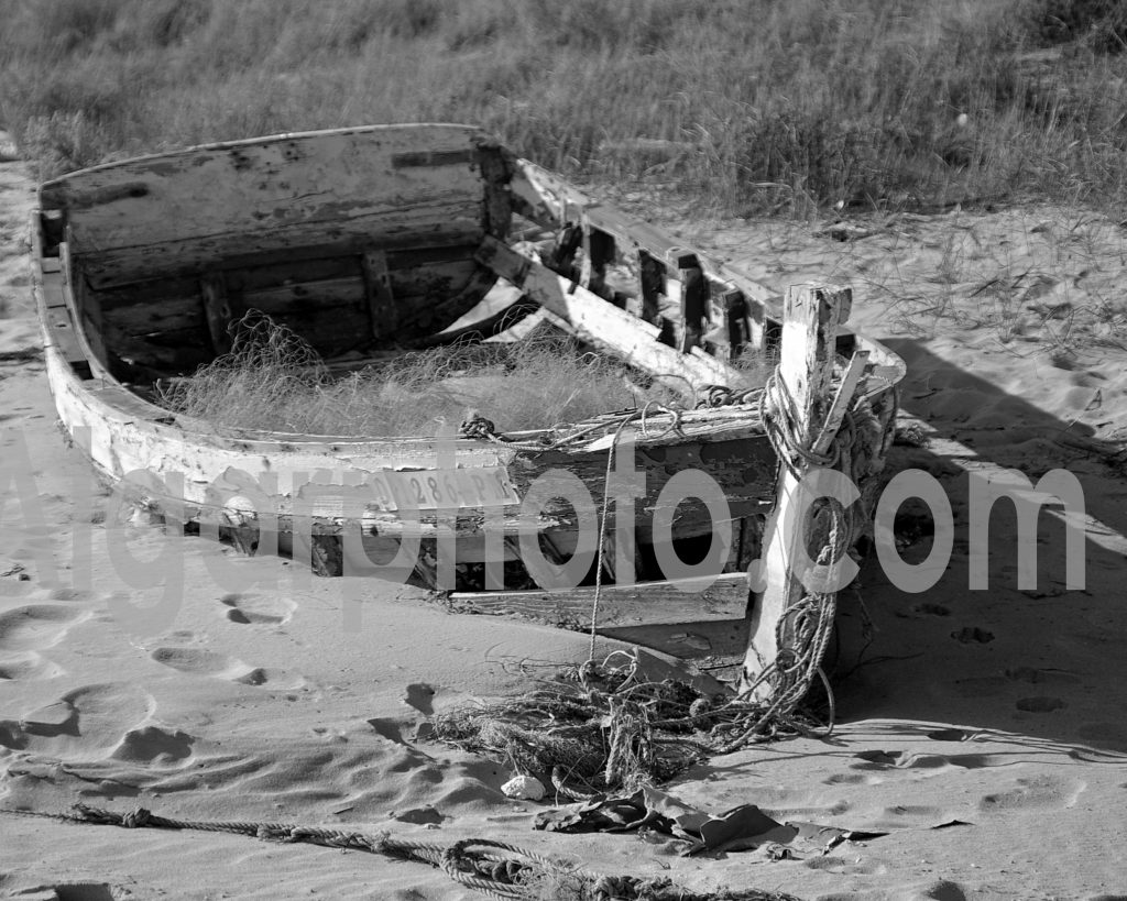 Algarve photography Old Boat at Ferragudo